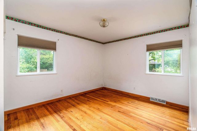 1301 W Court Street, Carbondale, IL 62901