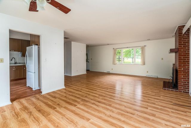 1301 W Court Street, Carbondale, IL 62901