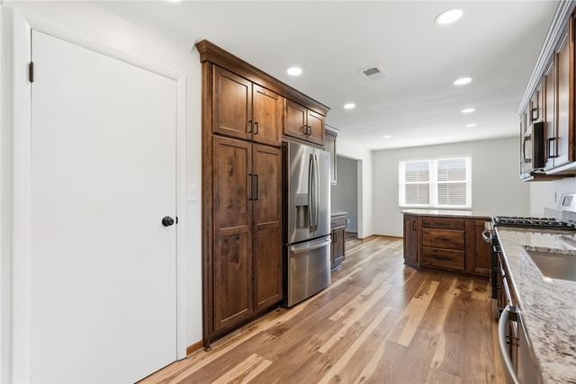 217 Thornberry Dr, Churchill Boro, PA 15235