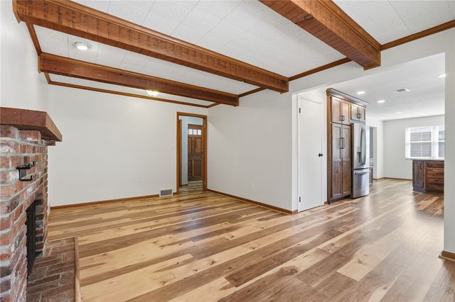 217 Thornberry Dr, Churchill Boro, PA 15235