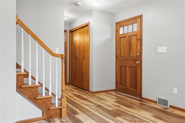 217 Thornberry Dr, Churchill Boro, PA 15235