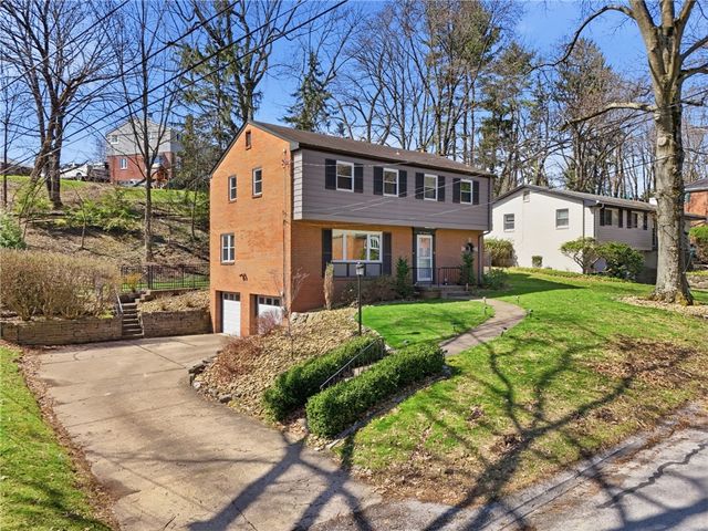 217 Thornberry Dr, Churchill Boro, PA 15235