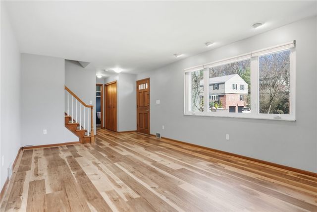 217 Thornberry Dr, Churchill Boro, PA 15235