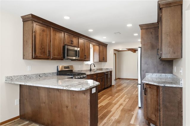 217 Thornberry Dr, Churchill Boro, PA 15235