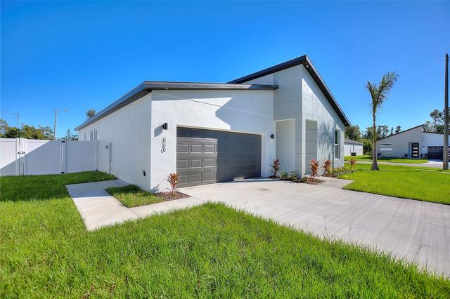 330 ROYAL PALM WAY, Winter Haven, FL 33881