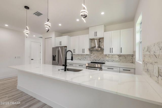 1991 Cedar Street, Daytona Beach, FL 32119