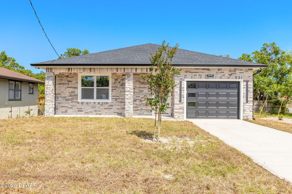 1991 Cedar Street, Daytona Beach, FL 32119