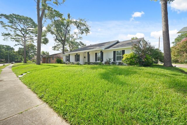 5943 Greenmont Drive, Houston, TX 77092