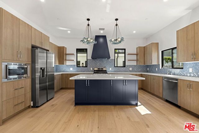 822 N Orange Grove Avenue, Los Angeles, CA 90046