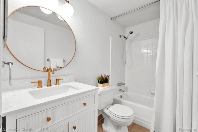 1787 Southfield Road, Birmingham, MI 48009