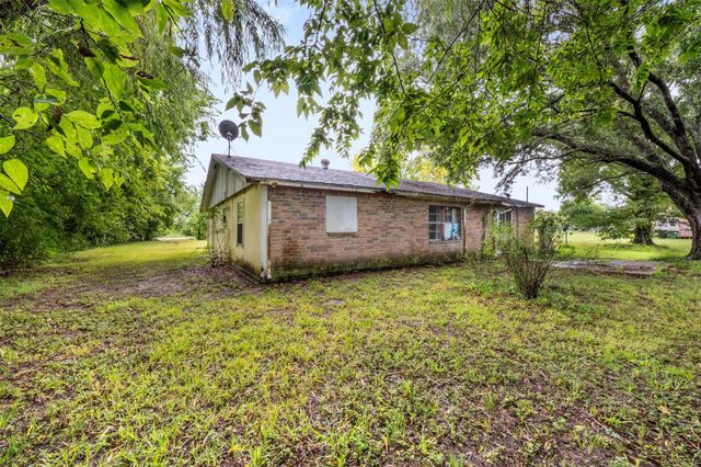 6970 County Road 605, Dayton, TX 77535