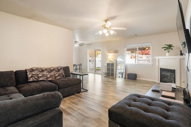 3699 Vinewood Drive, Anderson, CA 96007