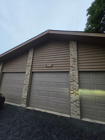 423 S 3rd Street 2, St. Charles, IL 60174