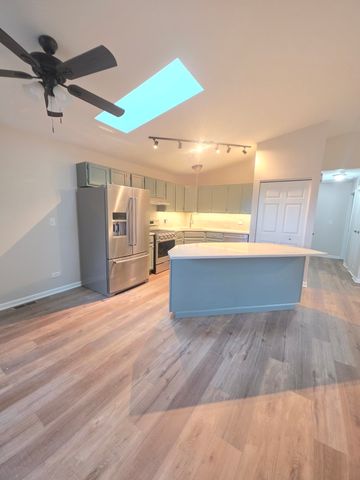 423 S 3rd Street 2, St. Charles, IL 60174