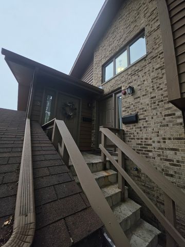 423 S 3rd Street 2, St. Charles, IL 60174