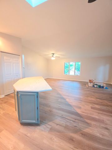 423 S 3rd Street 2, St. Charles, IL 60174
