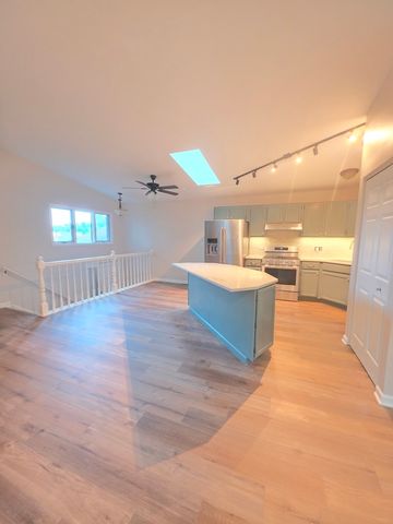 423 S 3rd Street 2, St. Charles, IL 60174