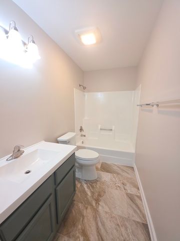 423 S 3rd Street 2, St. Charles, IL 60174