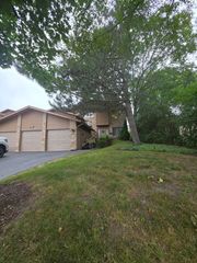 423 S 3rd Street 2, St. Charles, IL 60174