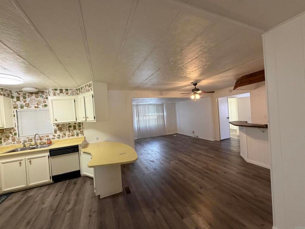 21223 Jimpson Way, Canyon Country, CA 91351 — photo 3