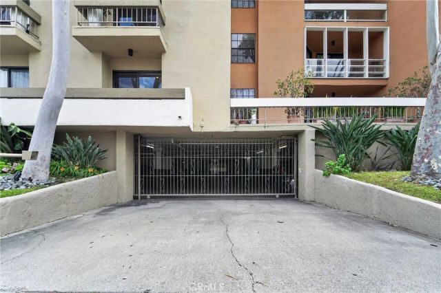 750 N Kings 114, West Hollywood, CA 90069