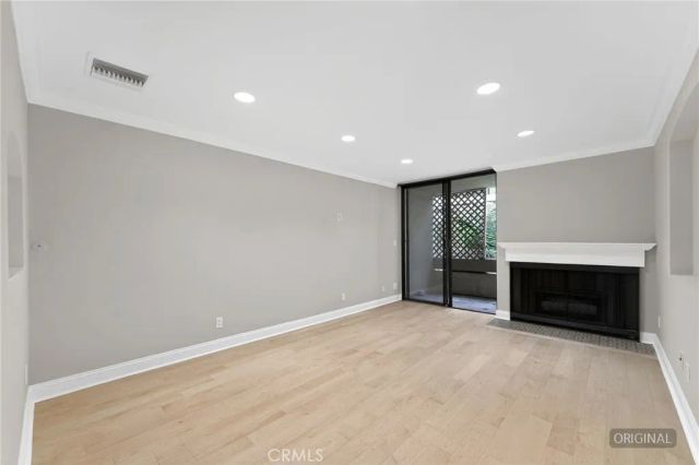 750 N Kings 114, West Hollywood, CA 90069