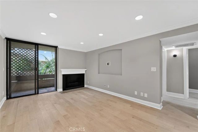 750 N Kings 114, West Hollywood, CA 90069