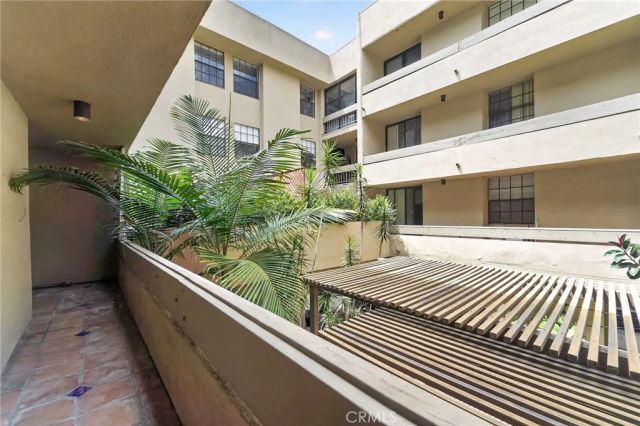 750 N Kings 114, West Hollywood, CA 90069