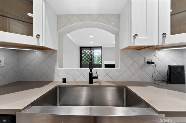 750 N Kings 114, West Hollywood, CA 90069