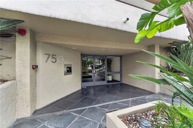 750 N Kings 114, West Hollywood, CA 90069