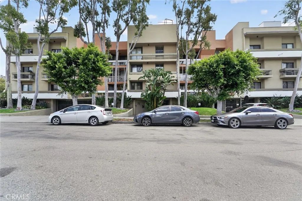 750 N Kings 114, West Hollywood, CA 90069