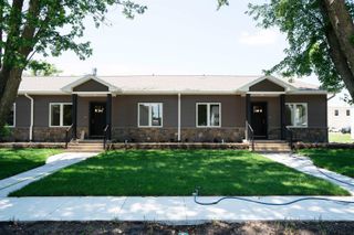 607 4th St, Dike, IA 50624