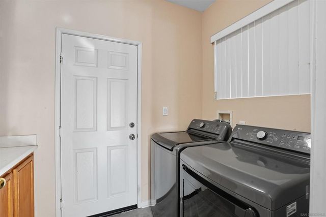 1125 Midnight Way, Oceanside, CA 92057