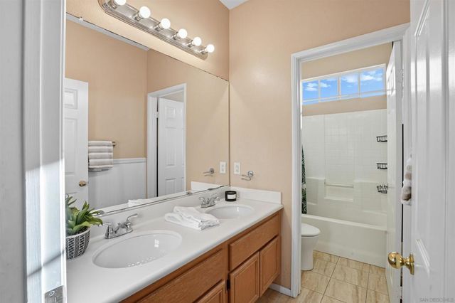 1125 Midnight Way, Oceanside, CA 92057