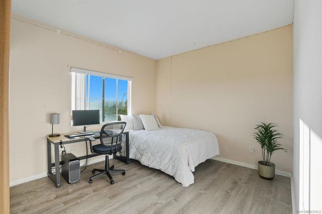 1125 Midnight Way, Oceanside, CA 92057