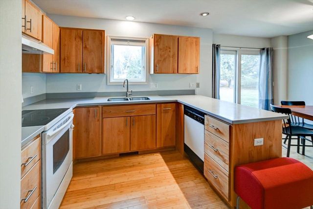 5 Norwalk Circle, Madison, WI 53717