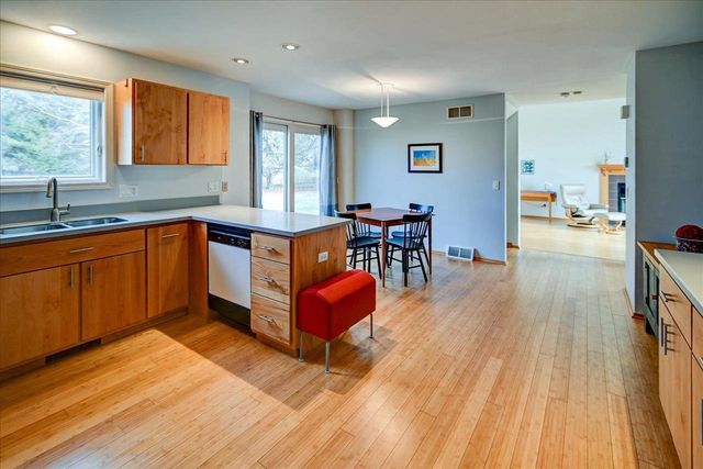 5 Norwalk Circle, Madison, WI 53717