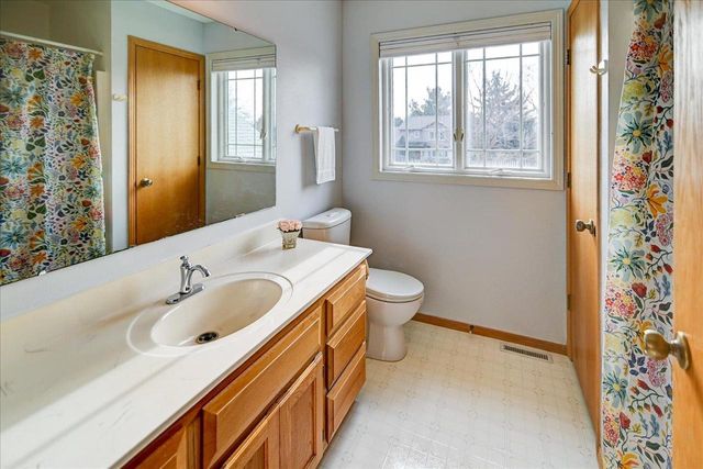 5 Norwalk Circle, Madison, WI 53717