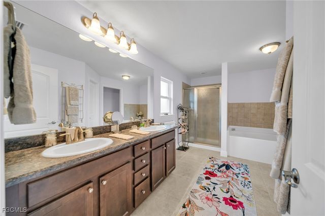 4344 NE 9th CT, Cape Coral, FL 33909