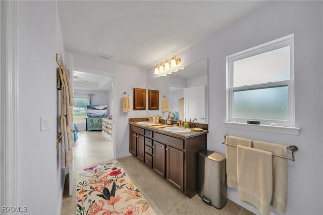 4344 NE 9th CT, Cape Coral, FL 33909