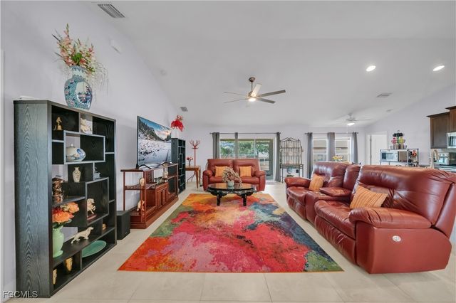 4344 NE 9th CT, Cape Coral, FL 33909