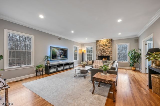 5 Sherwood Ct, Randolph Twp., NJ 07869