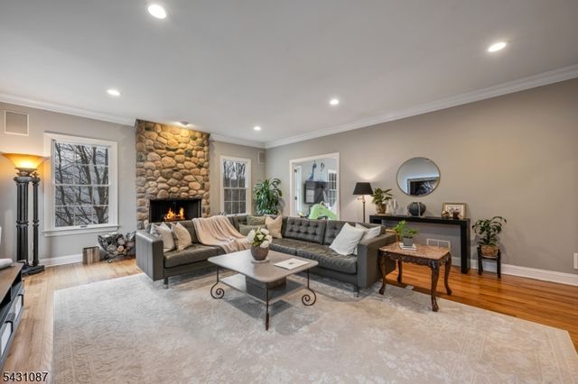5 Sherwood Ct, Randolph Twp., NJ 07869