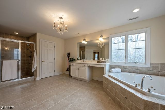 5 Sherwood Ct, Randolph Twp., NJ 07869