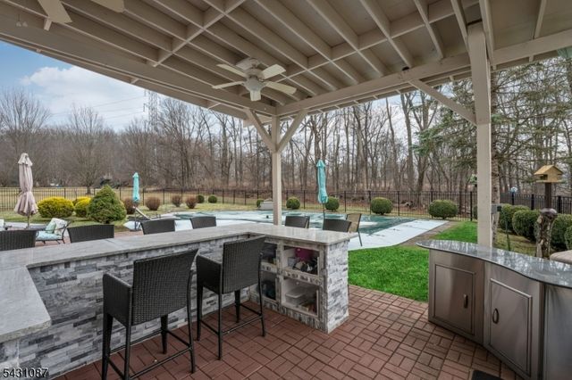5 Sherwood Ct, Randolph Twp., NJ 07869