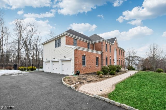 5 Sherwood Ct, Randolph Twp., NJ 07869