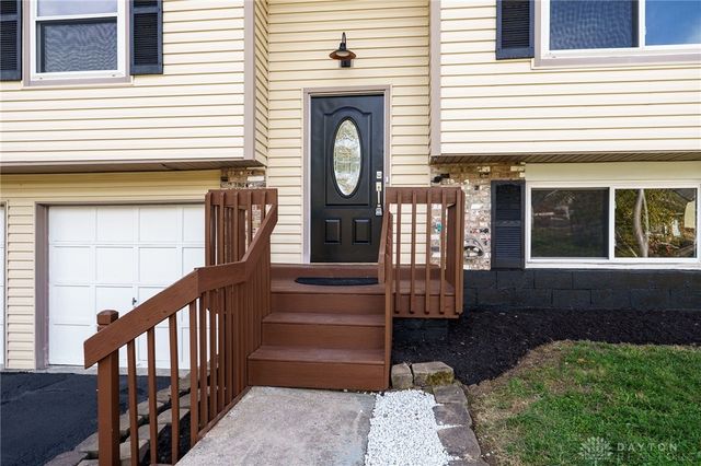 2253 Wienburg Drive, Dayton, OH 45439