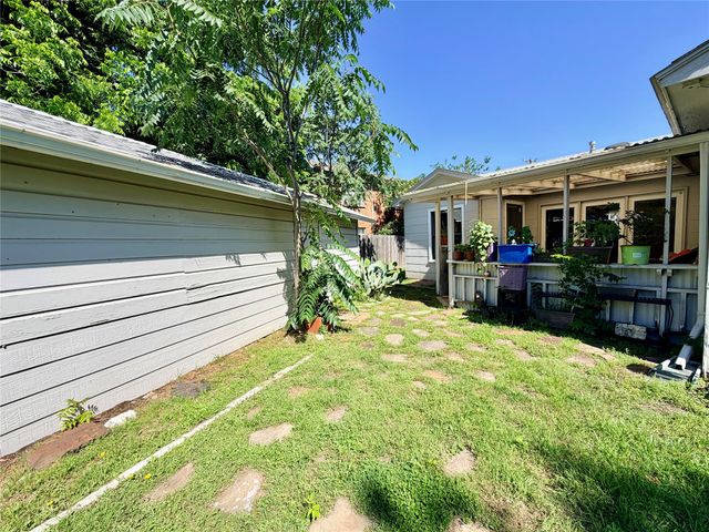 701 W Mulberry Street, Denton, TX 76201