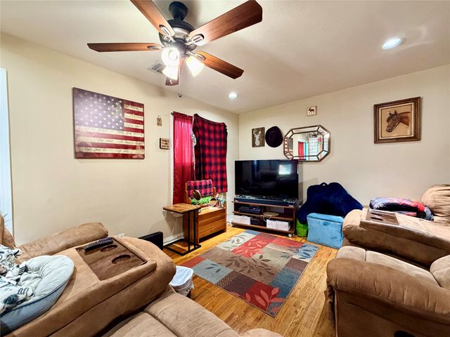 701 W Mulberry Street, Denton, TX 76201