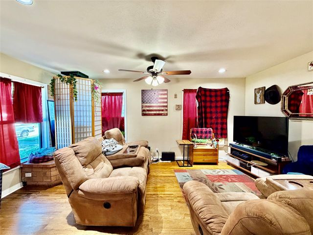 701 W Mulberry Street, Denton, TX 76201